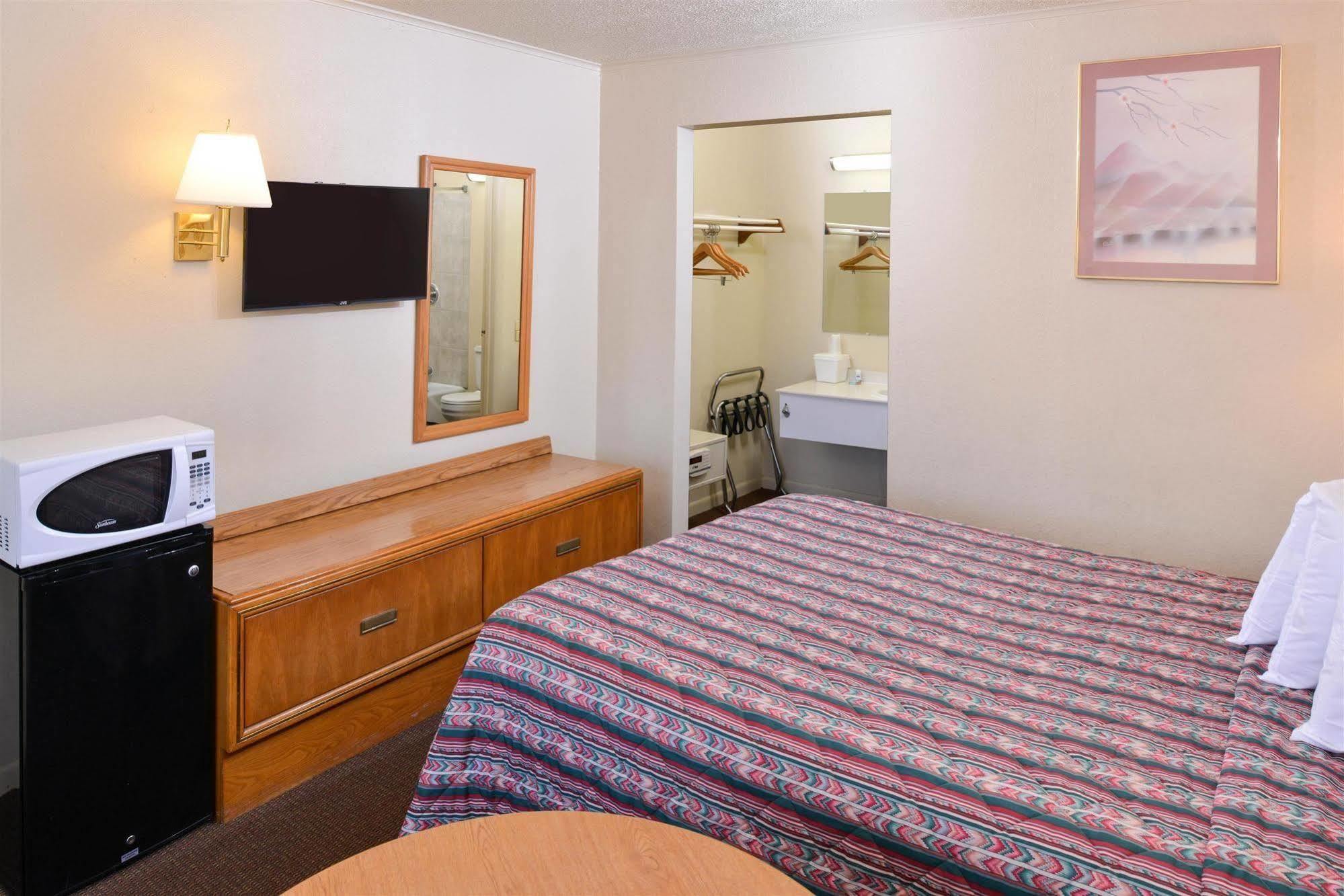 Springwood Hotel, Opelika I-85 Columbus Pkwy Екстериор снимка