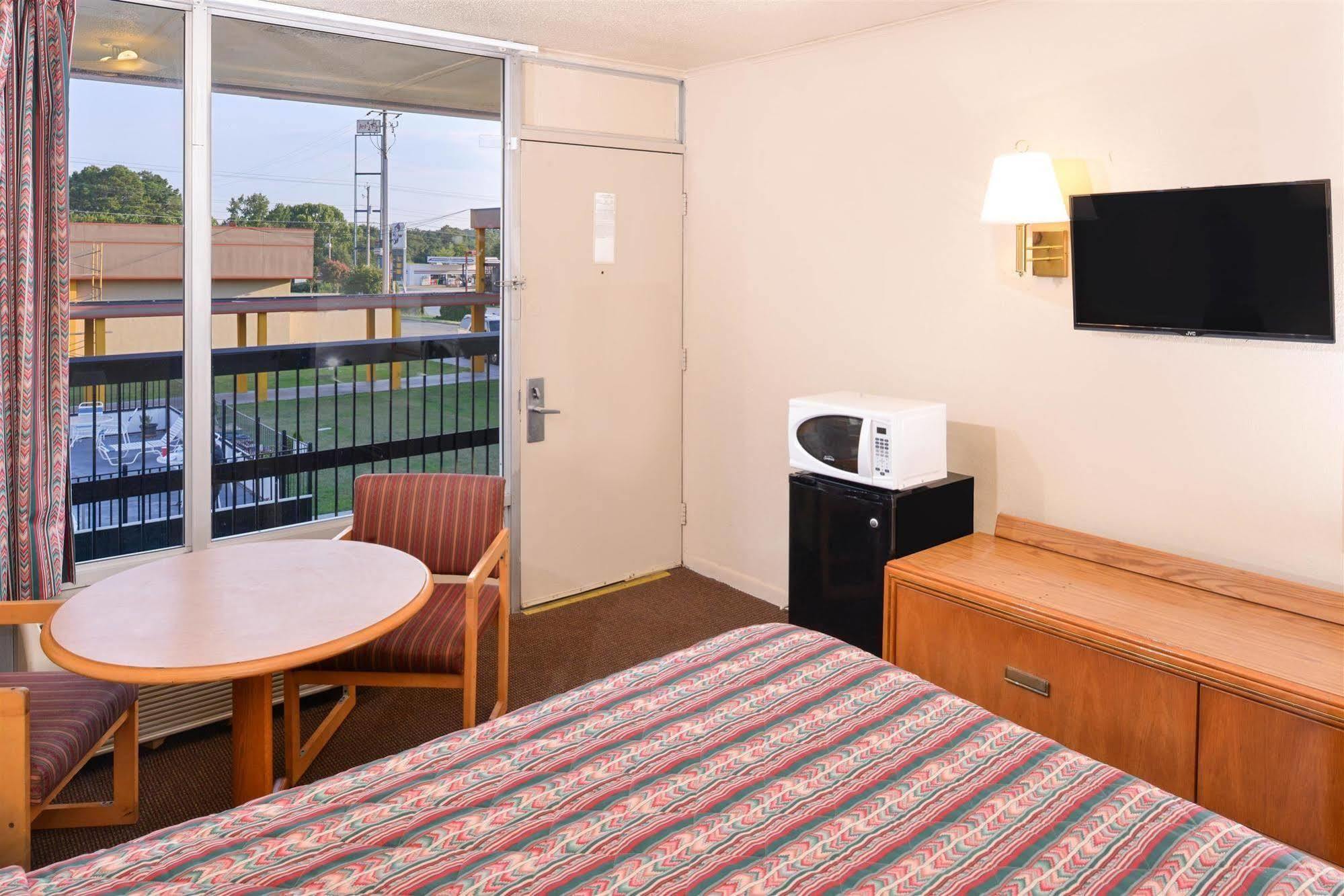 Springwood Hotel, Opelika I-85 Columbus Pkwy Екстериор снимка